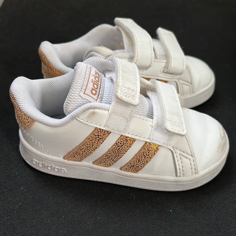 Adidas Grand Court toddler shoe